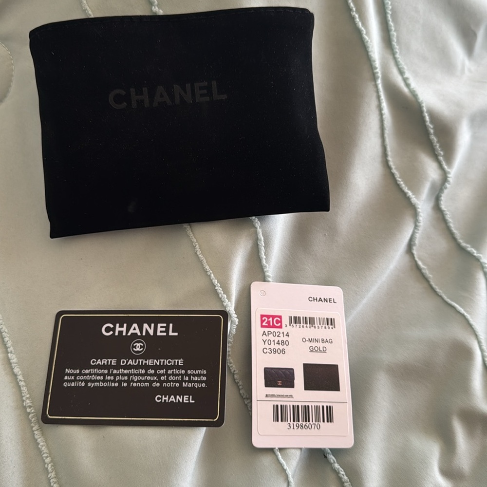 Chanel Black Quilted Wallet o mini bag gold inlay brand new never used - Picture 2 of 6